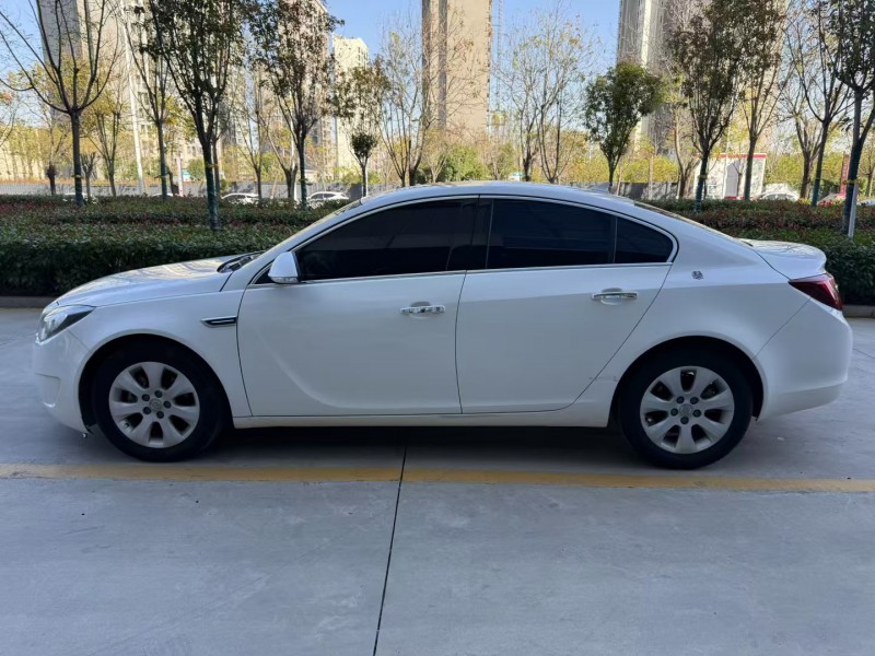 济宁16年别克君威8