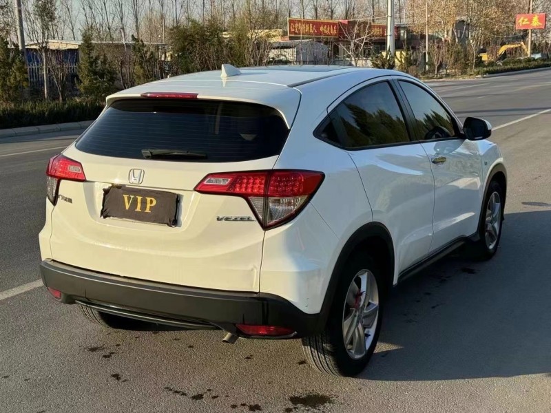 济宁21年本田缤智4