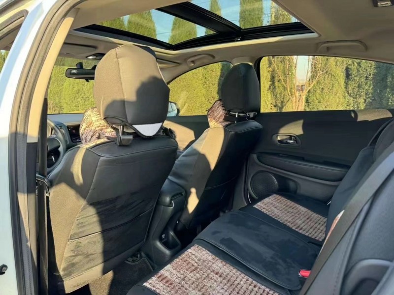 济宁21年本田缤智5