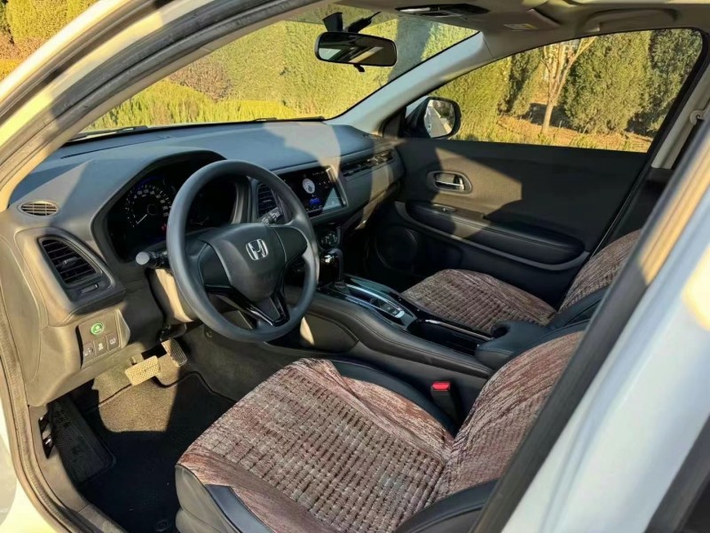 济宁21年本田缤智6