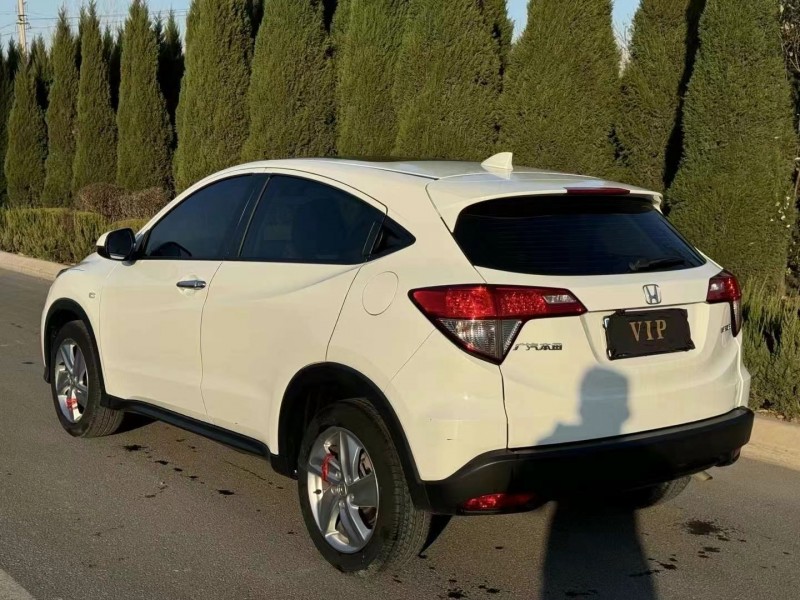 济宁21年本田缤智9