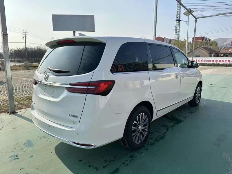 济宁21年别克GL86