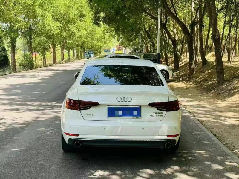 济宁17年奥迪A4L9