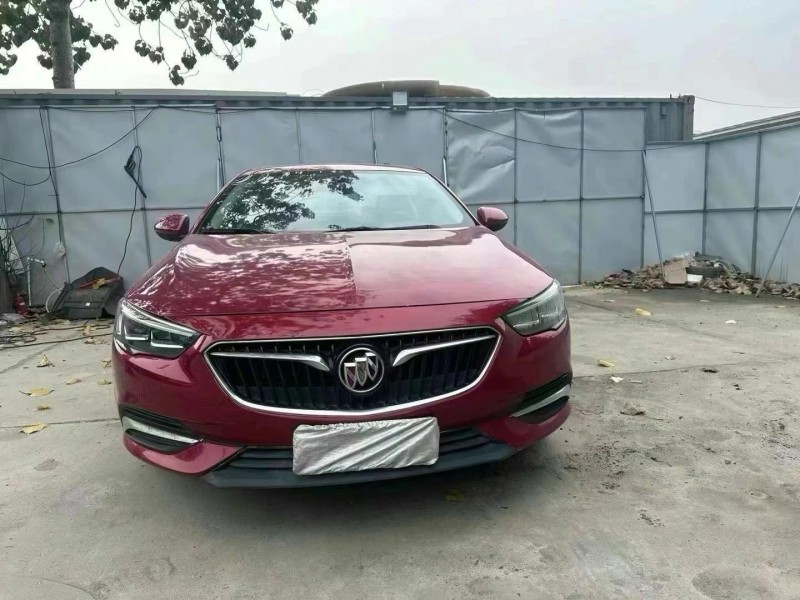 青岛18年别克君威1