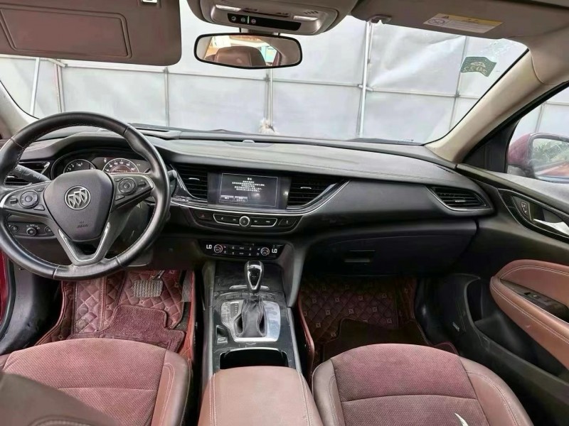 青岛18年别克君威6