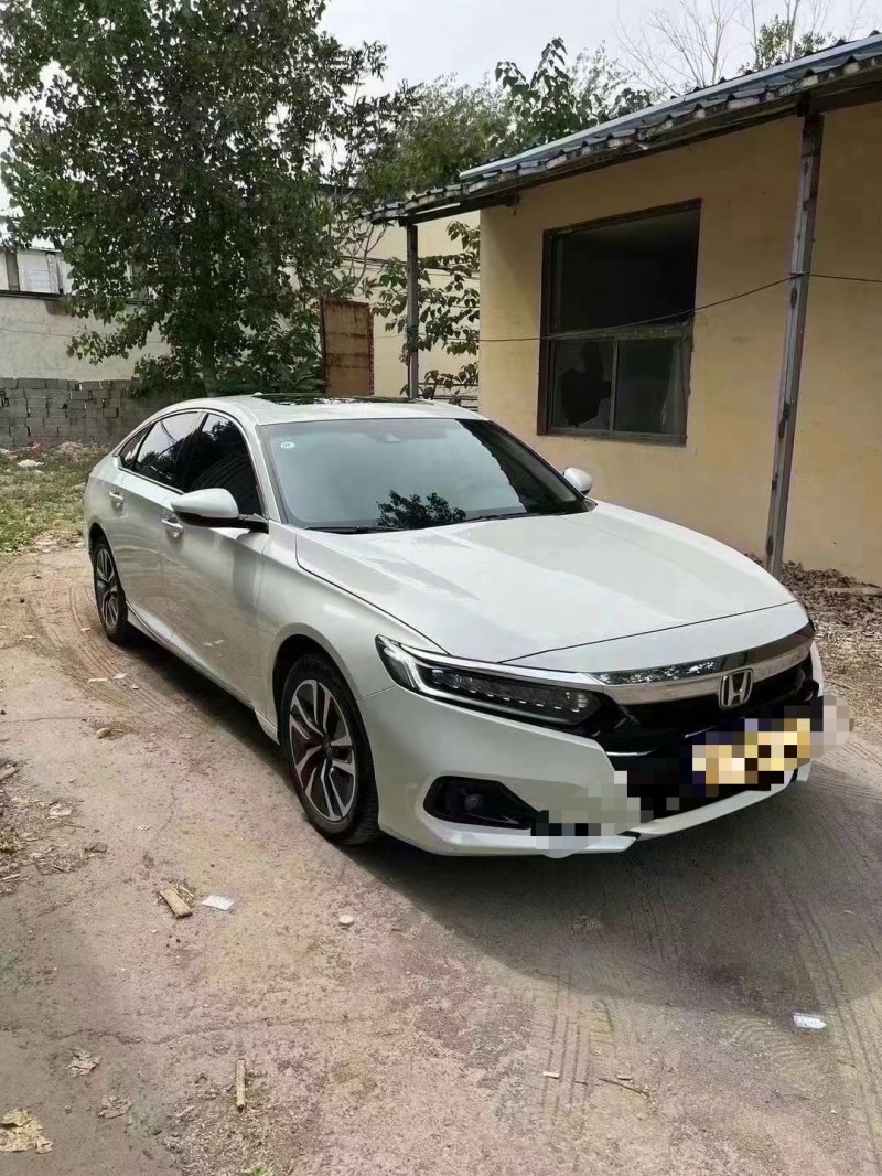 菏泽22年本田雅阁2