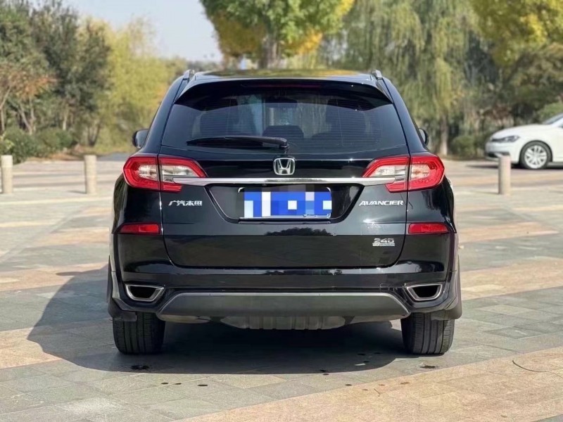 广州17年本田冠道8