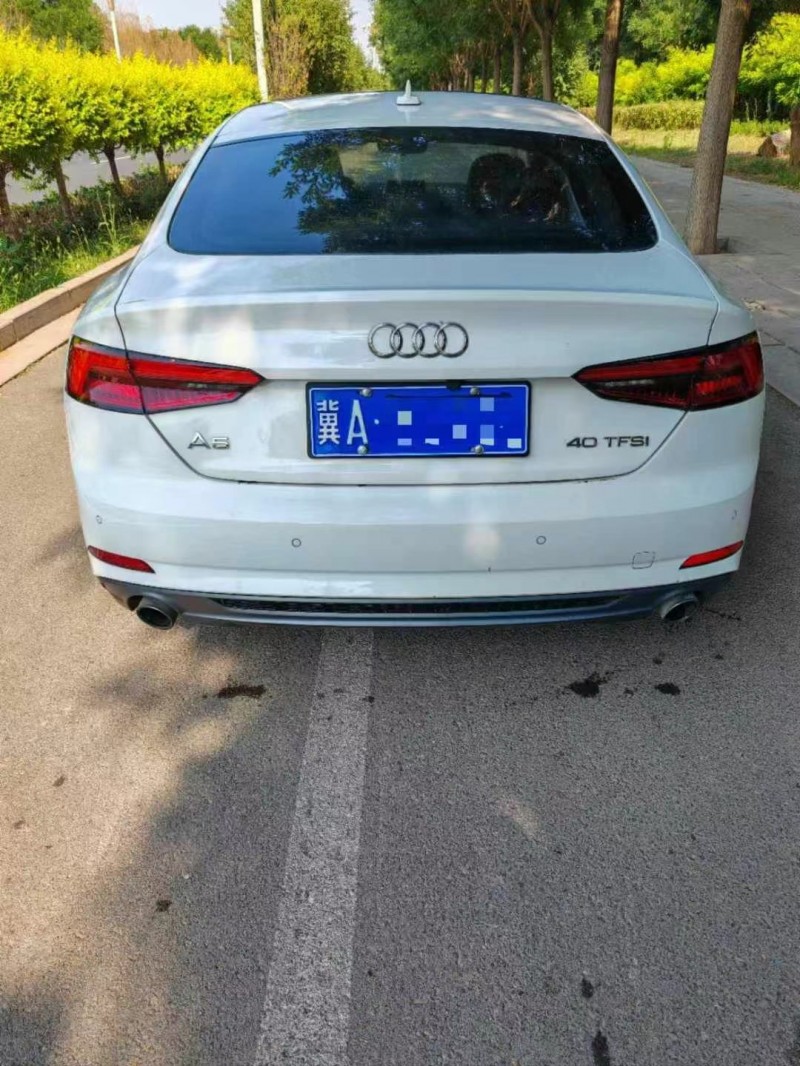 济宁17年奥迪A55