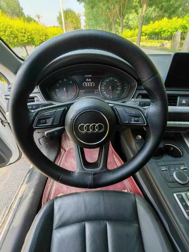 济宁17年奥迪A59