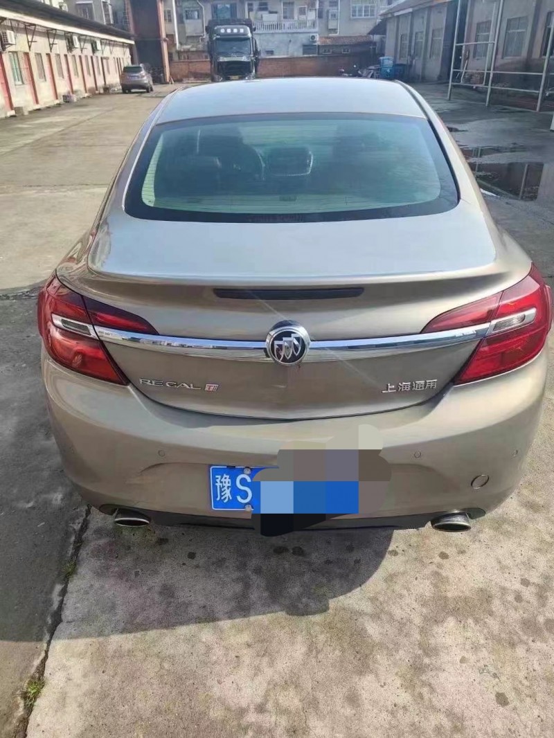 武汉15年别克君威4