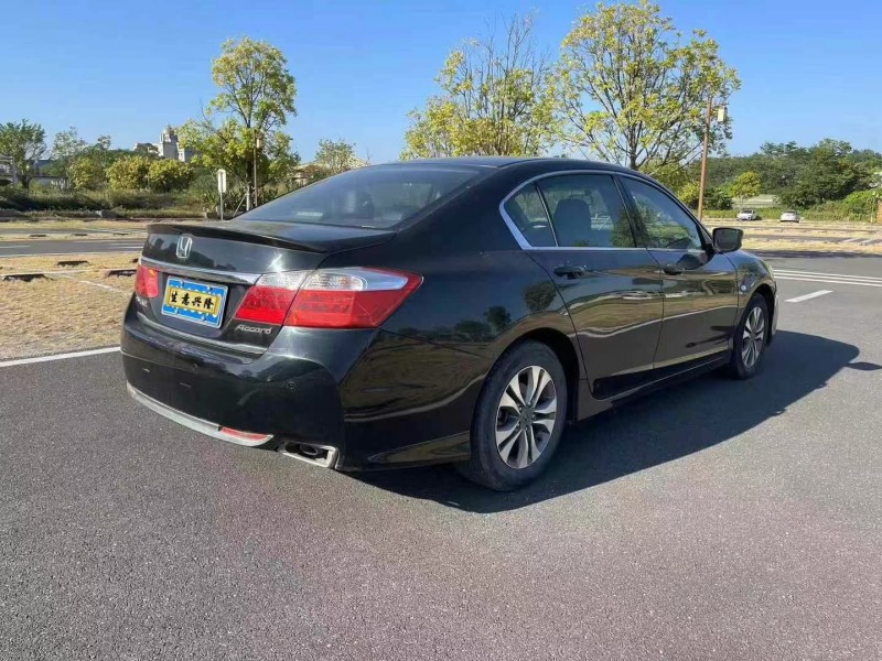广州15年本田雅阁5