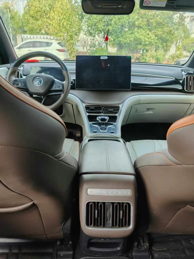 武汉23年比亚迪宋8