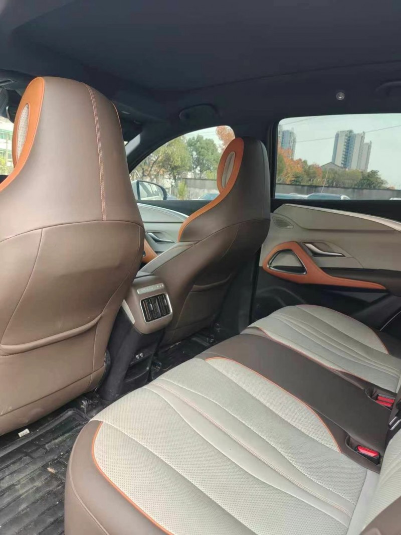 武汉23年比亚迪宋9