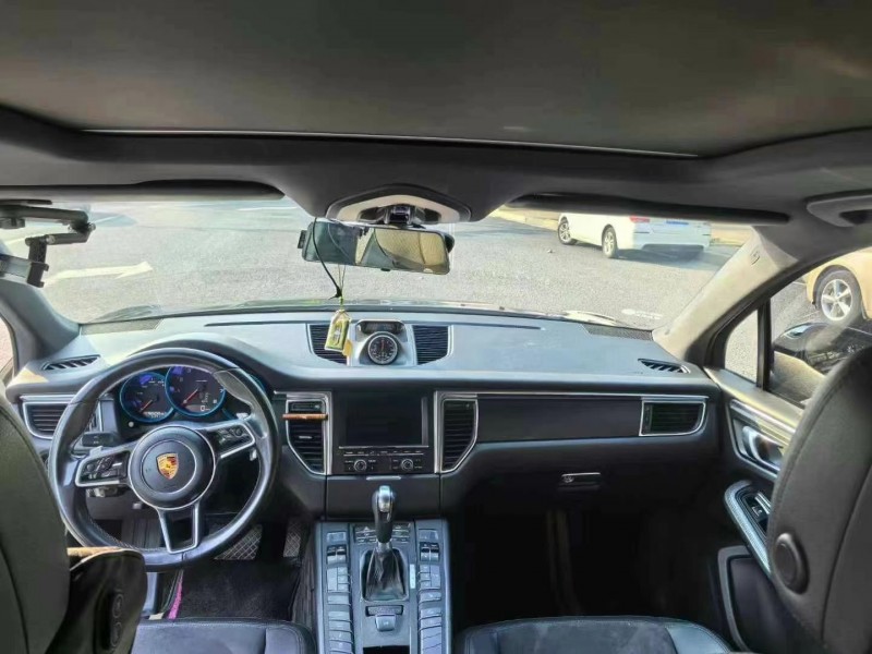 邵阳14年保时捷Macan2