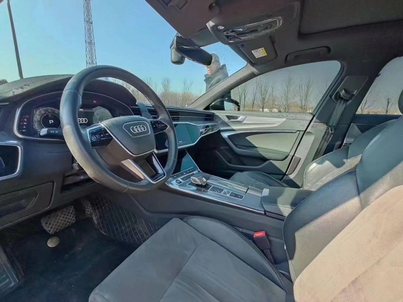 济宁21年奥迪A6L8