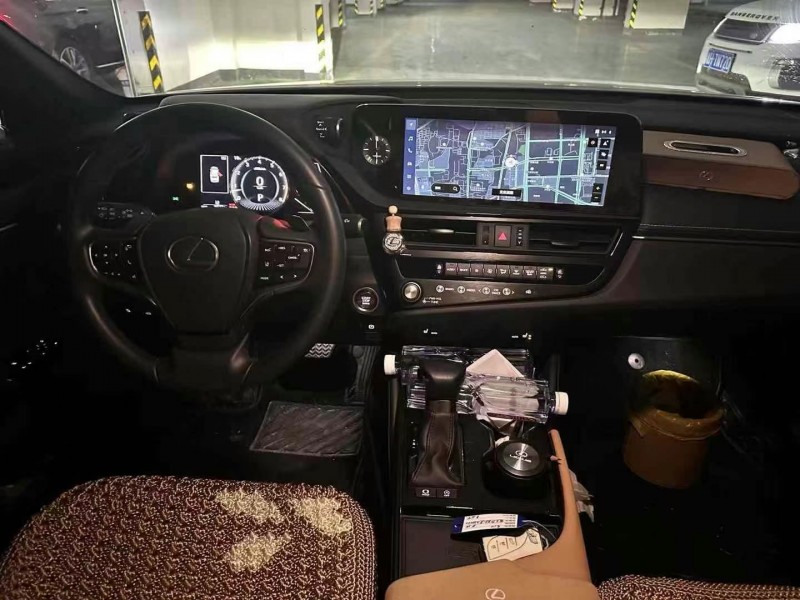 邵阳23年雷克萨斯ES5