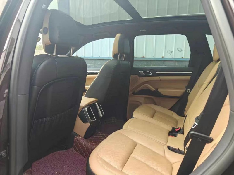 益阳17年保时捷卡宴6