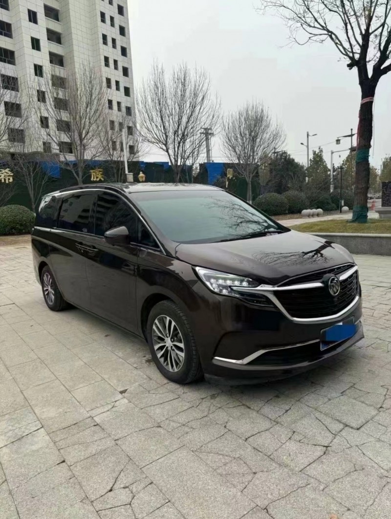 济宁21年别克GL82