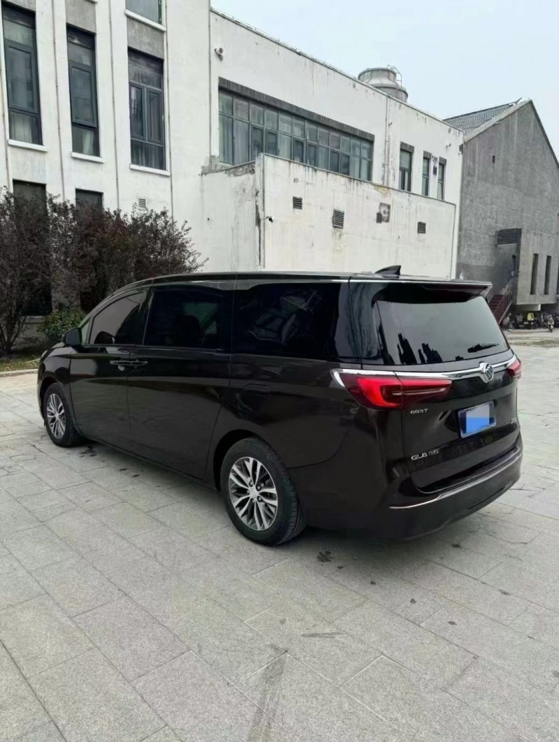 济宁21年别克GL83