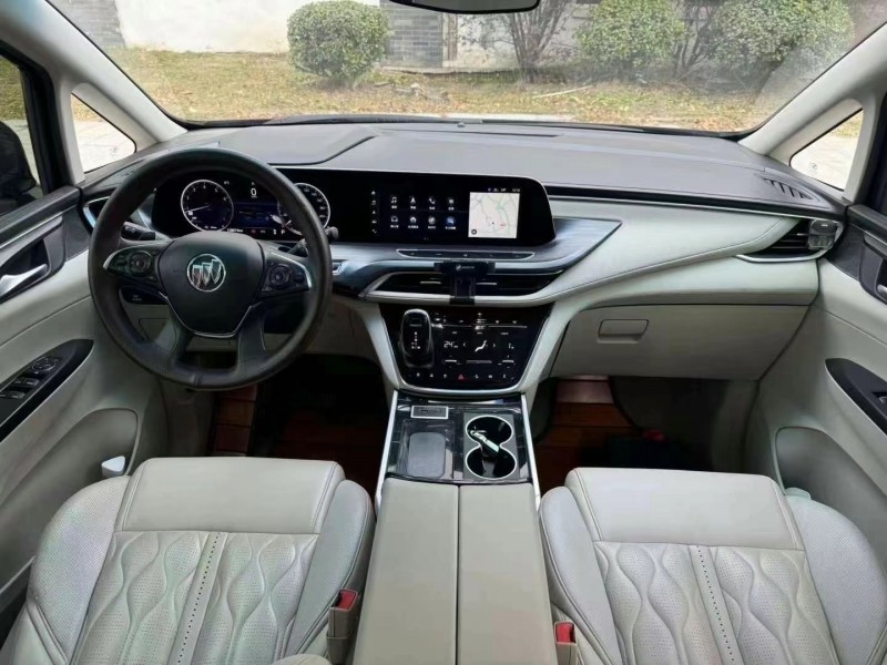 济宁21年别克GL86