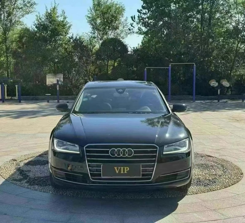 济宁15年奥迪A8L1