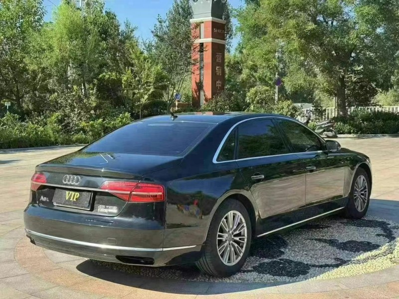济宁15年奥迪A8L5