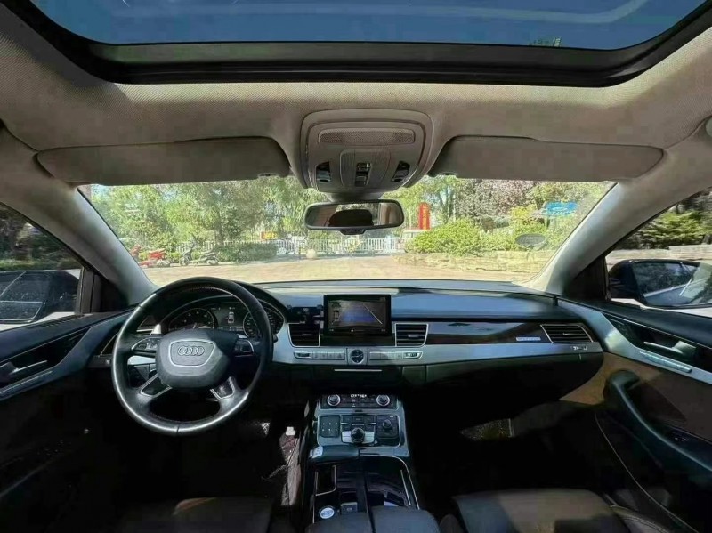 济宁15年奥迪A8L9