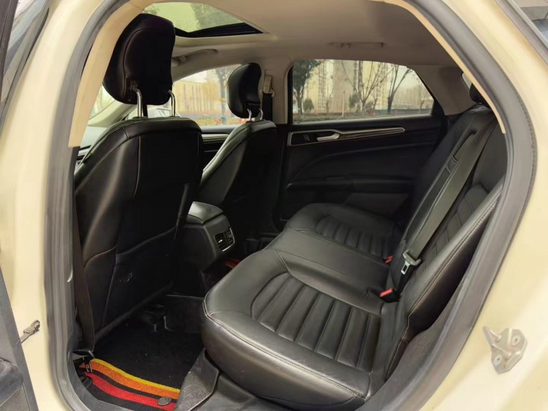 济宁18年福特蒙迪欧6