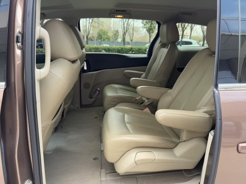 济宁19年别克GL86