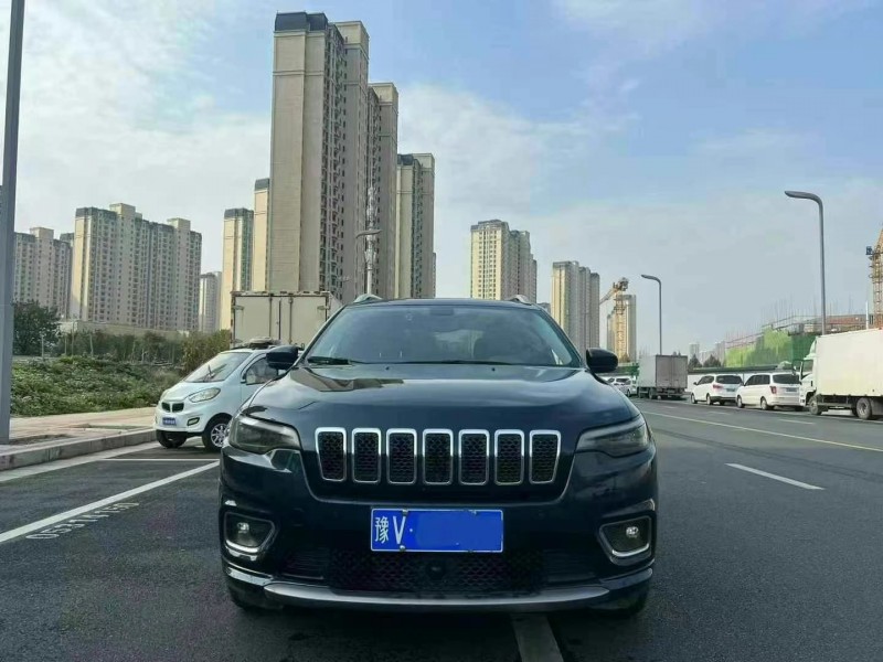 鄭州20年Jeep自由光1