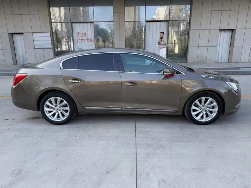 济宁15年别克君越8