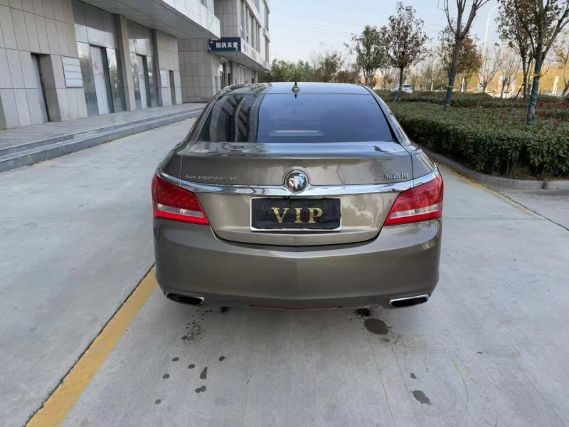 济宁15年别克君越9