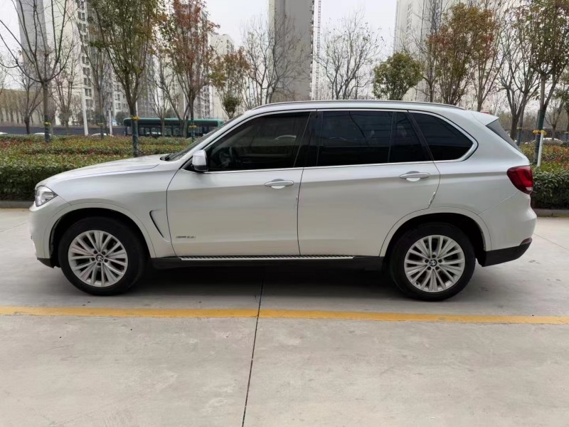 济宁17年宝马X57