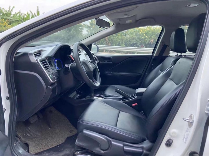 广州17年本田锋范8