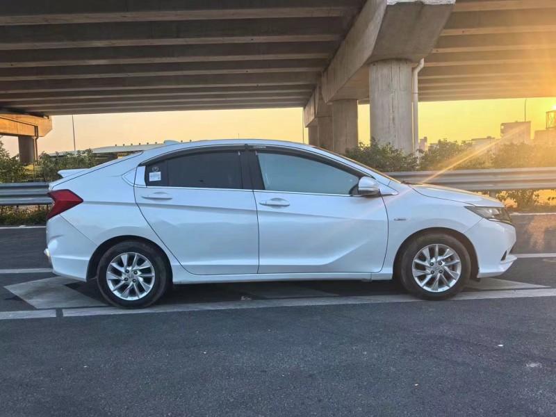 广州16年本田竞瑞4