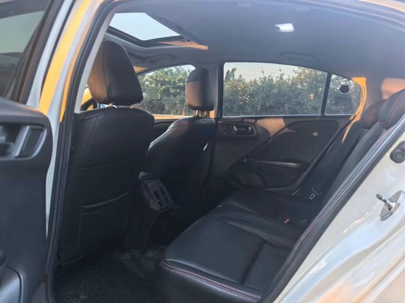 广州16年本田竞瑞8