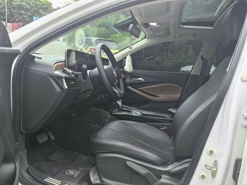 广州21年别克威朗9