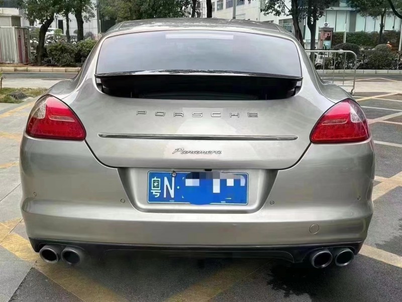 深圳12年保時捷帕拉梅拉8