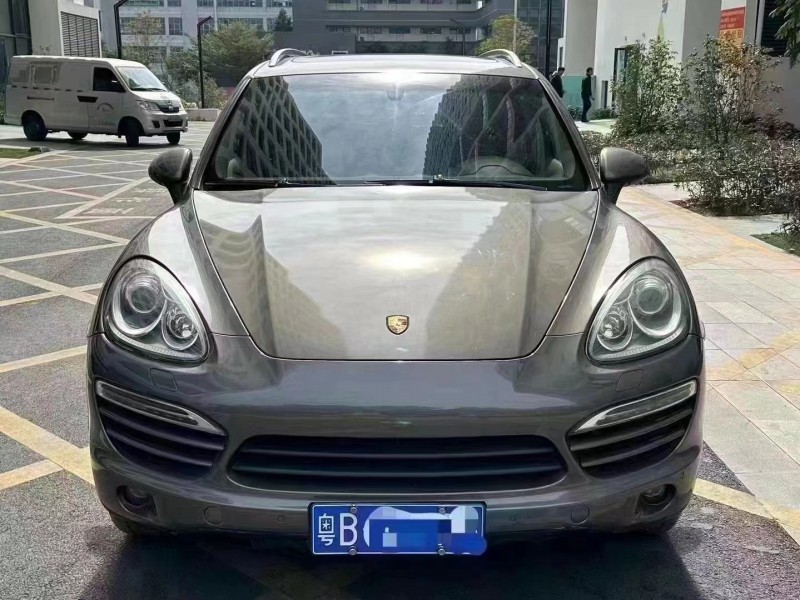 深圳12年保時捷卡宴1