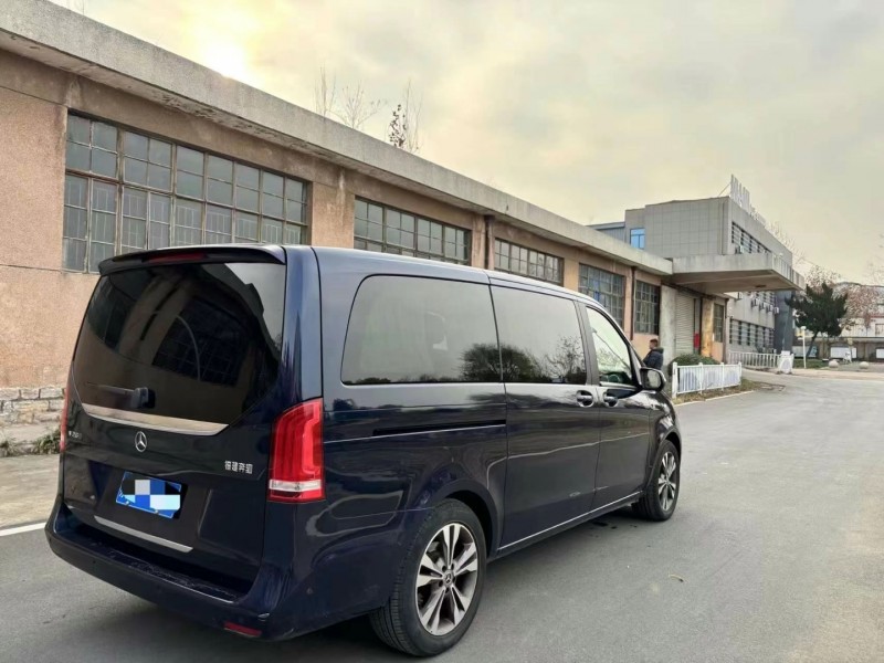 济宁19年奔驰V6