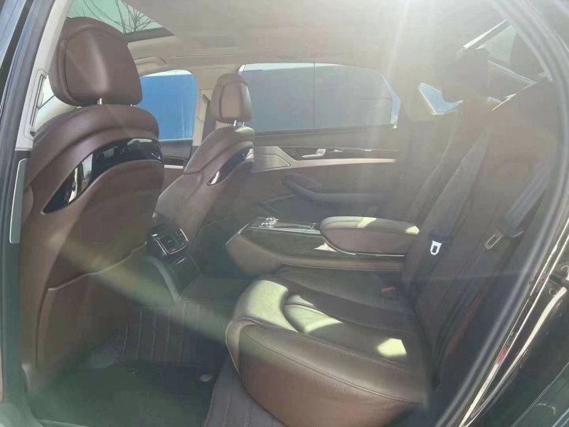 济宁15年奥迪A8L5