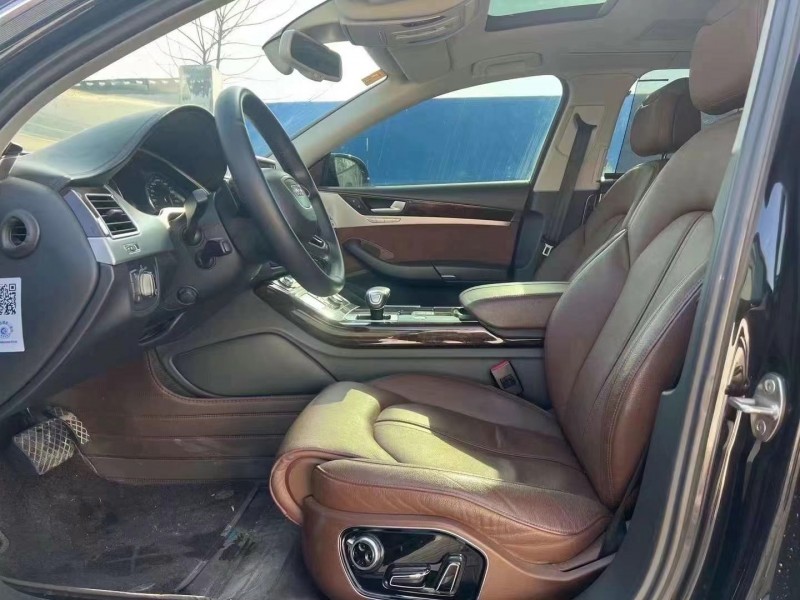 济宁15年奥迪A8L6