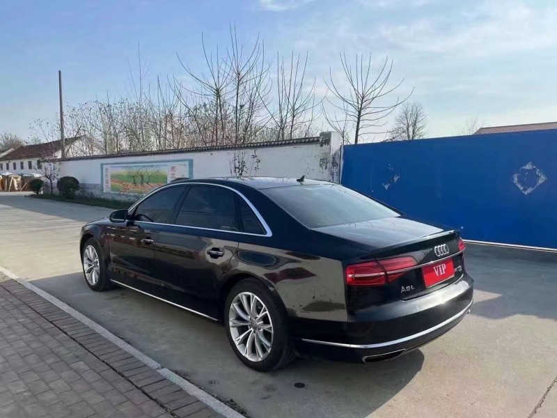 济宁15年奥迪A8L7