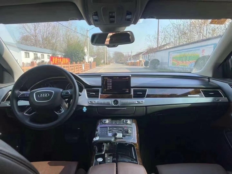 济宁15年奥迪A8L8