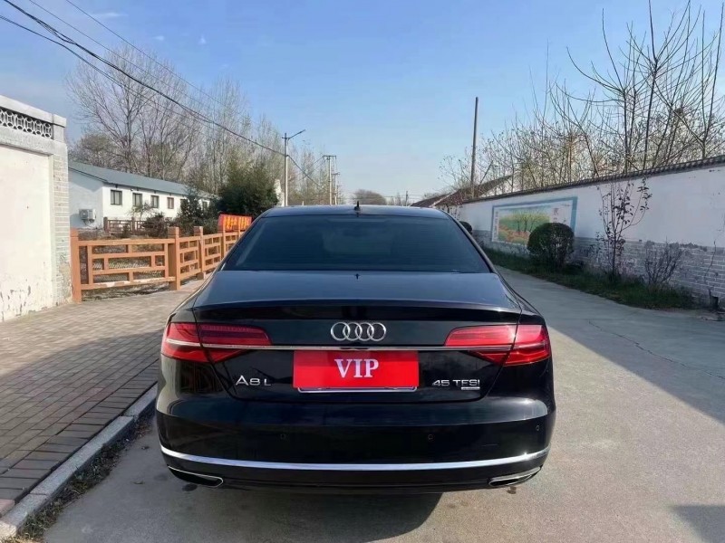 济宁15年奥迪A8L9
