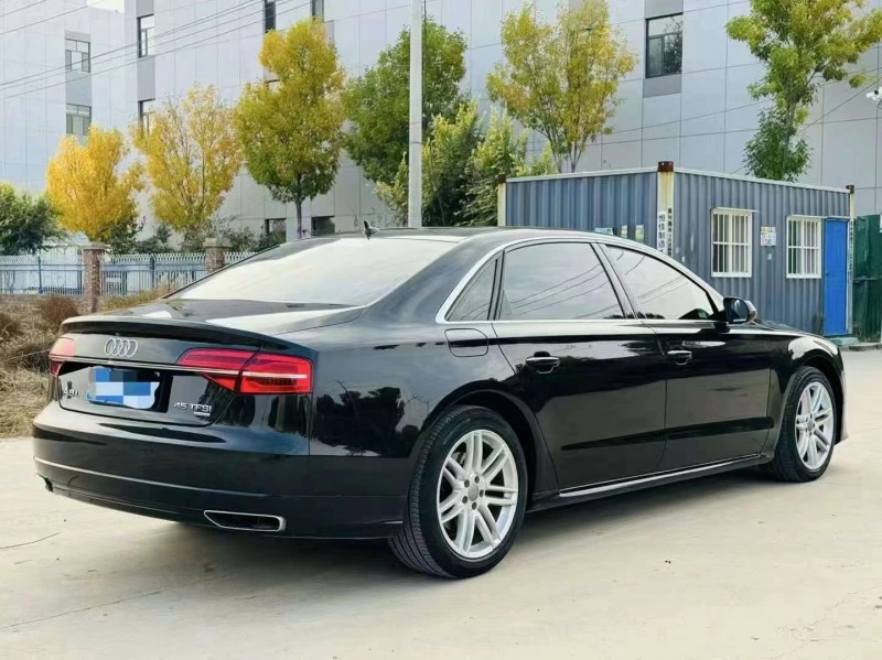 济宁18年奥迪A8L4