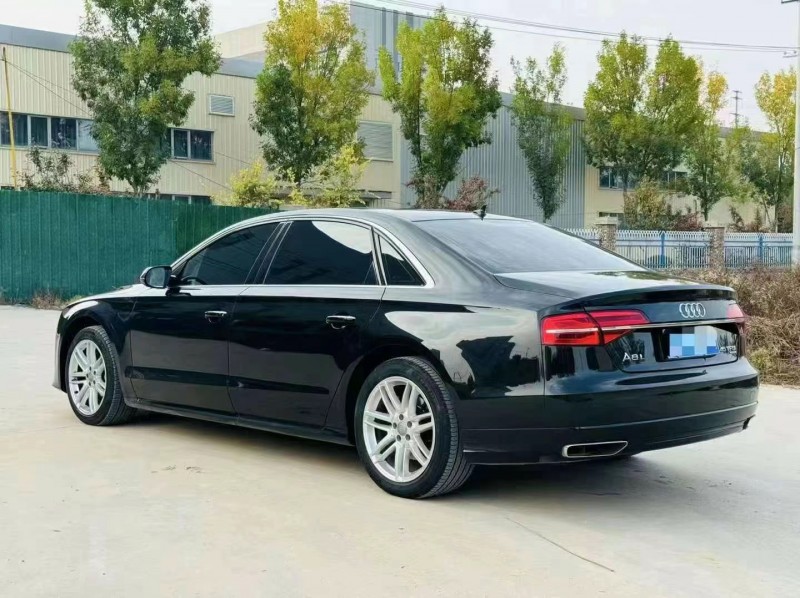济宁18年奥迪A8L7