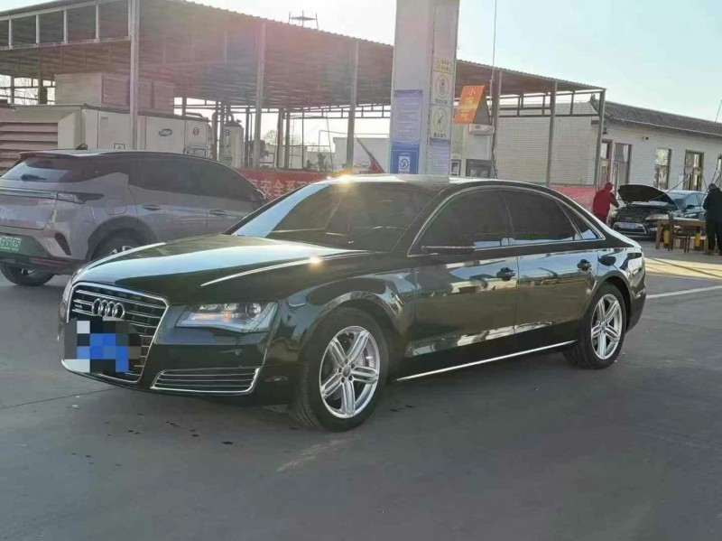 济宁15年奥迪A8L3