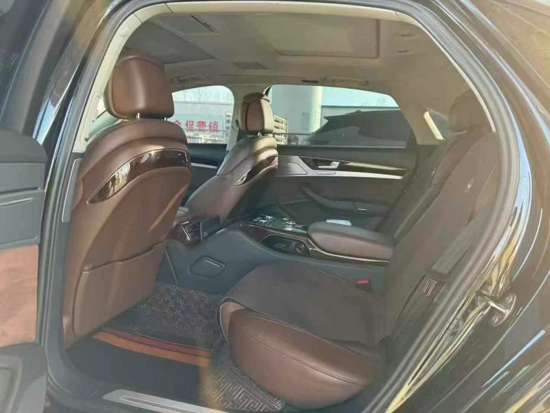 济宁15年奥迪A8L5