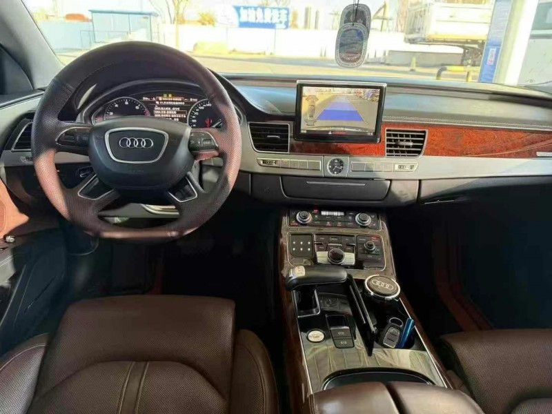 济宁15年奥迪A8L6